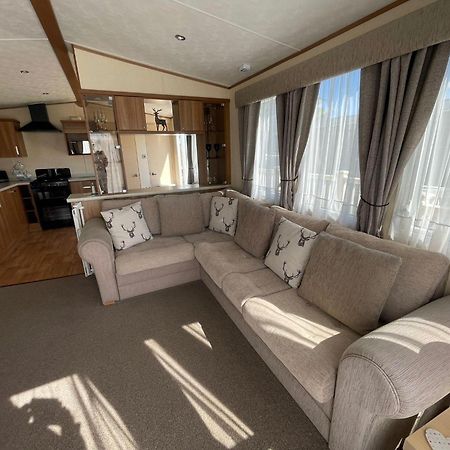 6 Berth Caravan With Decking At Manor Park In Hunstanton Ref 23017H Exterior foto