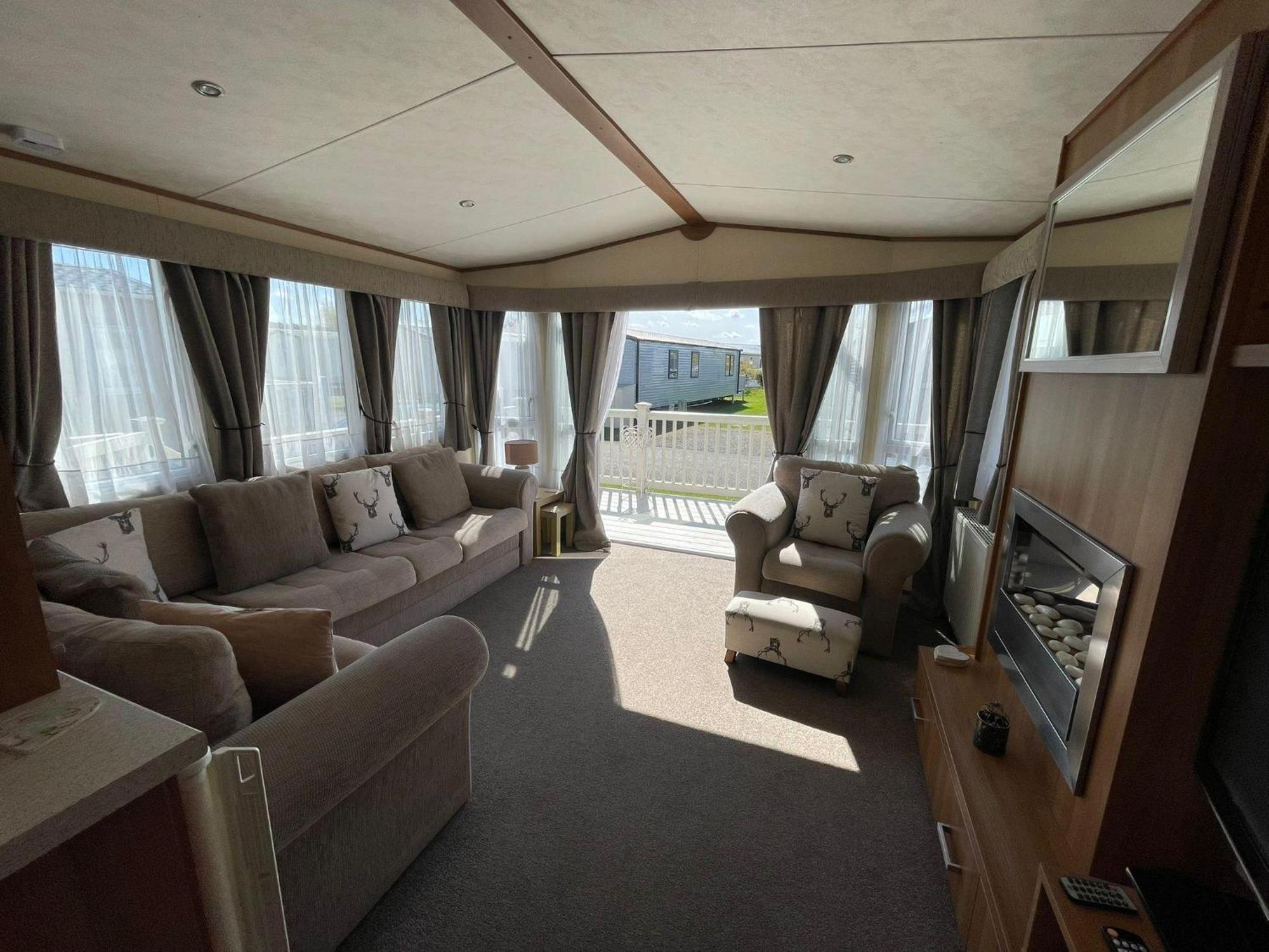 6 Berth Caravan With Decking At Manor Park In Hunstanton Ref 23017H Exterior foto